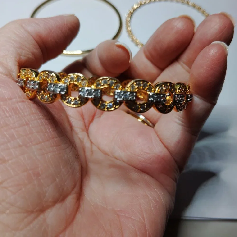 Lot of 5 Gold Tone Bangles – Mixed Textures, Stackable, Like New Condition